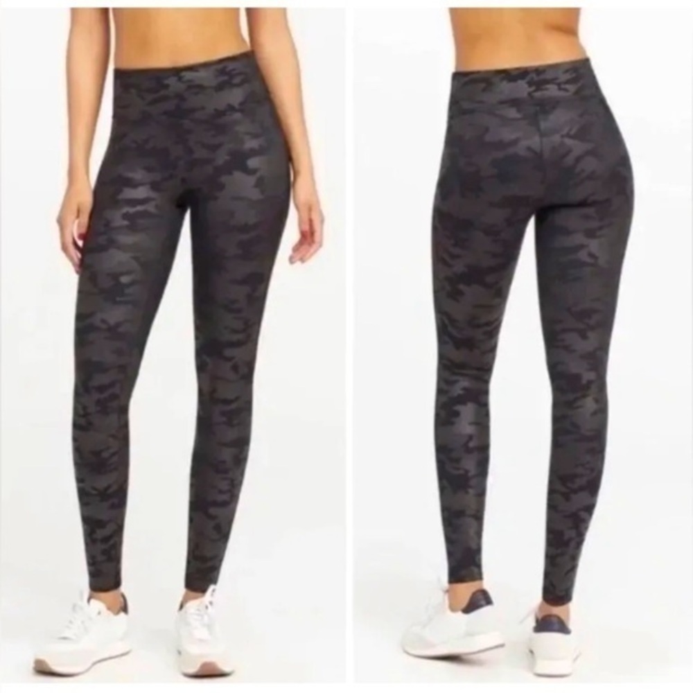 Spanx Black Camo Faux Leather Leggings Sz Large Camouflage Athleisure Comfy